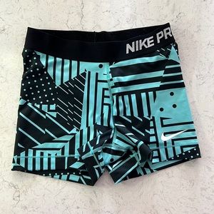 Nike Pro shorts || Size S